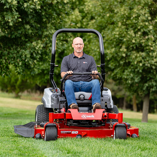 Exmark Radius X-Series with 31 HP* Kawasaki FX921 Engine and 60” Ultracut Series 4 Deck